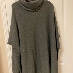 Forever 21 size medium/ large poncho